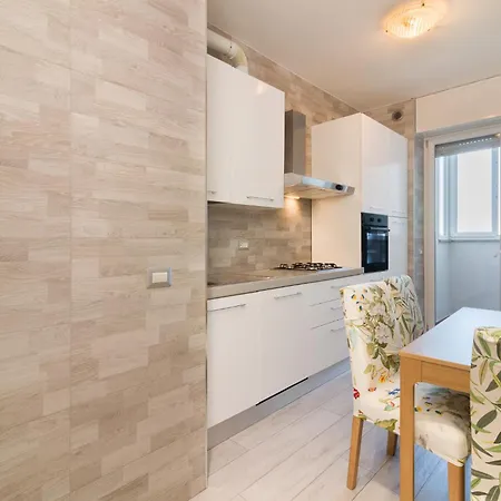 Nuovissimo Attico 17esimo Piano, 10 Posti Letto Apartamento Milão